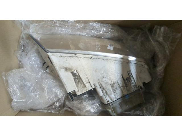 Фара передняя Skoda Octavia (A5) 2004-2013 правая