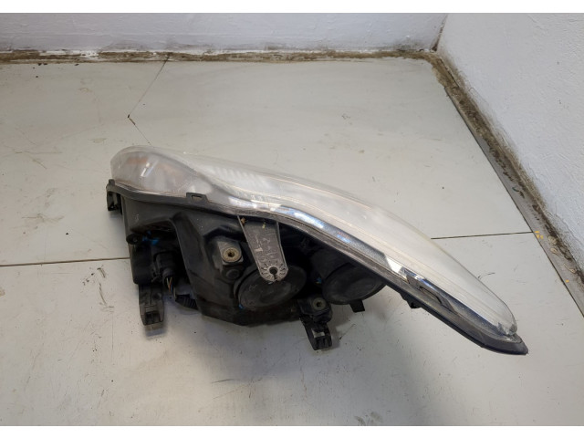 Фара передняя  Ford Focus 2 2008-2011 правая 