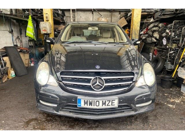 Генератор  Mercedes R W251 2005-            3.0 дизель