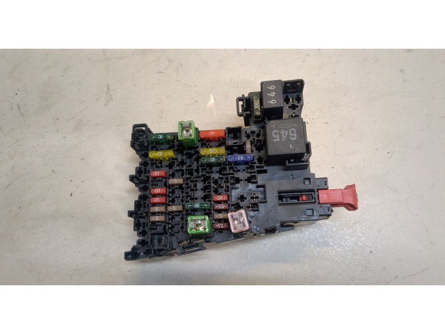 Блок предохранителей  Volkswagen Jetta 6 2014-2018      5Q0937615C   