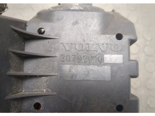 Блок предохранителей Volvo XC70 2000-2007 30797010