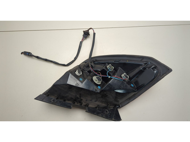 Задний фонарь          