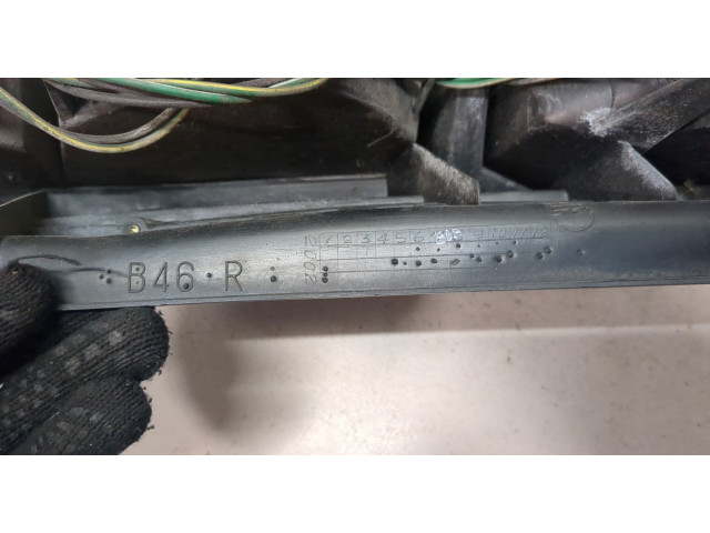 Задний фонарь Nissan X-Trail (T30) 2001-2006