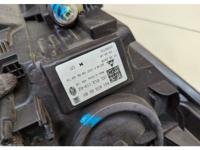 Фара передняя Cadillac XT5 2016-2019 правая