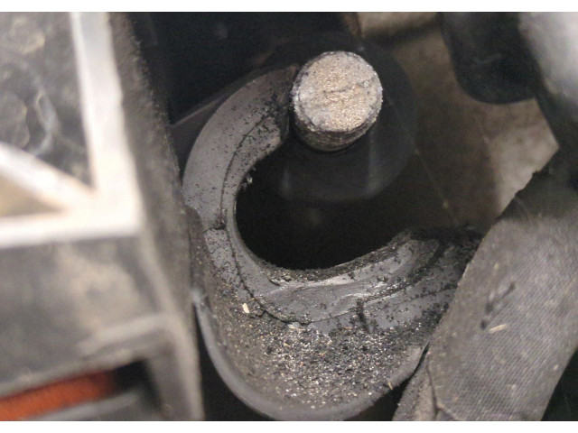 Генератор  Peugeot 5008 2009-2016           