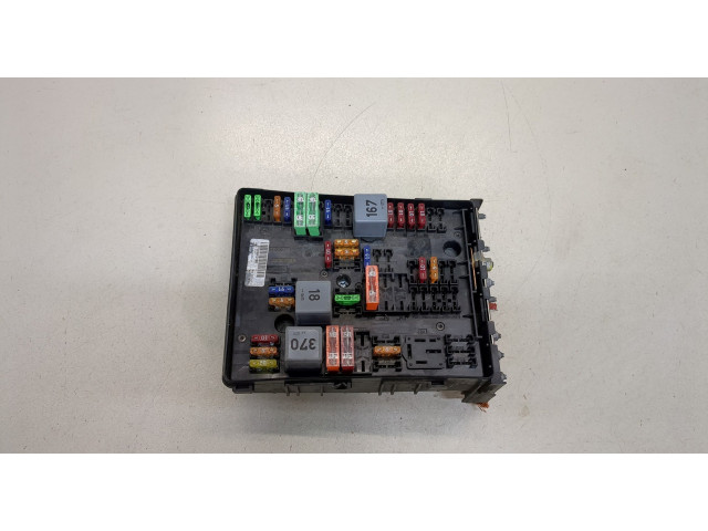 Блок предохранителей Skoda Octavia (A5) 2004-2013 1K0937124P