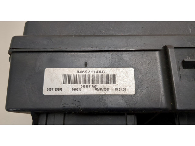 Блок предохранителей Jeep Grand Cherokee 2004-2010