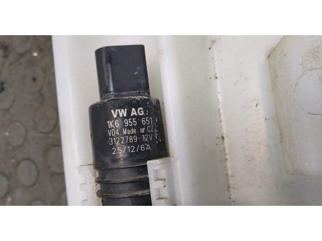 Бачок омывателя  Volkswagen Touareg 2010-2014     3.6