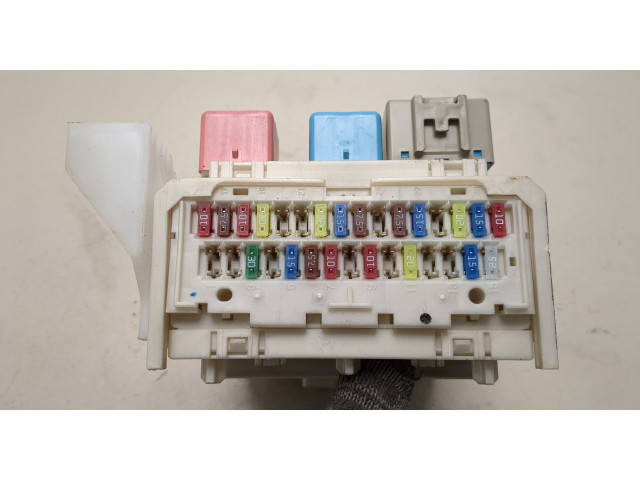 Блок предохранителей Scion tC 2004-2010