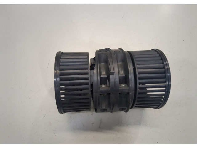 Моторчик печки  Renault Megane 3 2009-2016 27210497R   3   272104937R   