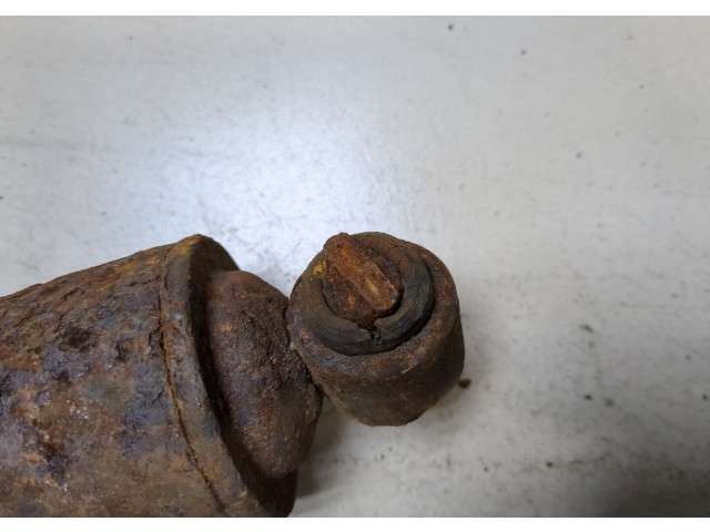 Стойка амортизатора  Jeep Wrangler 1996-2006 52088651AH    4.0  бензин