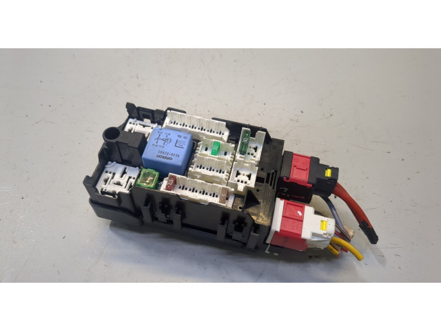 Блок предохранителей Citroen C4 2010-2015 1.6