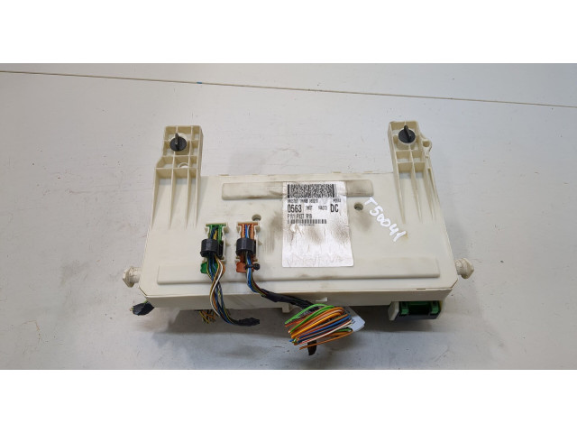 Блок предохранителей  Ford Focus 2 2008-2011      7M5T14A073DC   