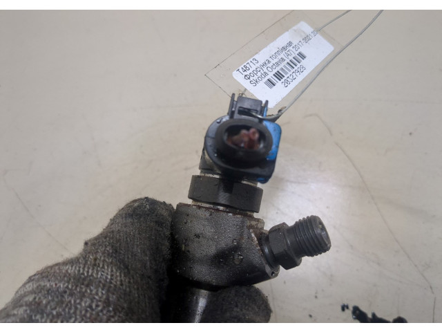 Форсунка топливная Skoda Octavia (A7) 2017-2021 04L130277AC