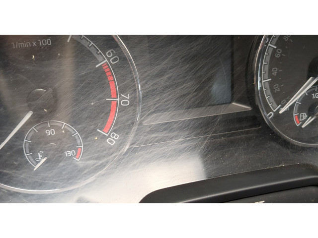Панель приборов Skoda Octavia (A7) 2013-2023 5E0920980F