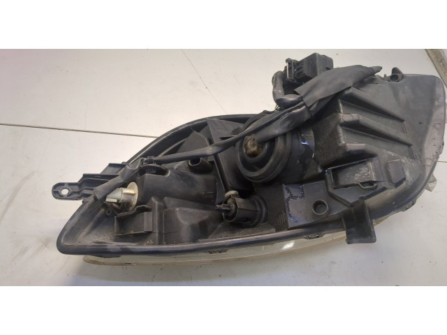 Фара передняя Toyota Yaris 2005-2011 правая