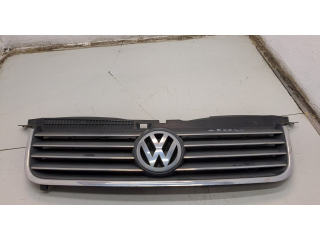 Решетка радиатора  Volkswagen Passat 5 2000-2005          