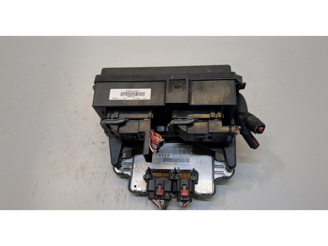 Блок предохранителей  Jeep Grand Cherokee 2004-2010      56040662AJ   