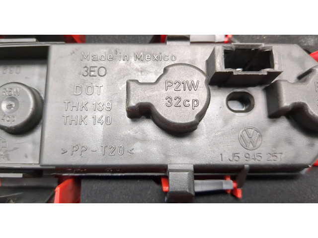 Задний фонарь     1J5945095AA   Volkswagen Bora 