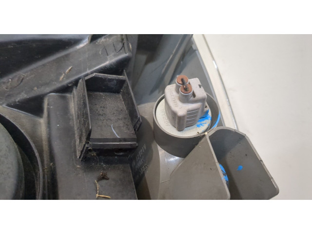 Фара передняя Nissan X-Trail (T30) 2001-2006 правая