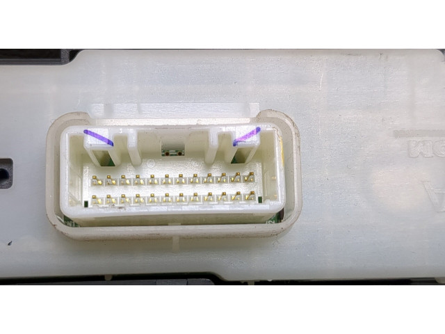 Дисплей бортового компьютера Toyota Sequoia 2008-