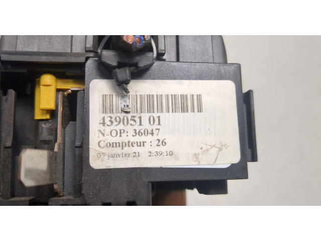 Блок реле  Peugeot 2008 2019-2023         