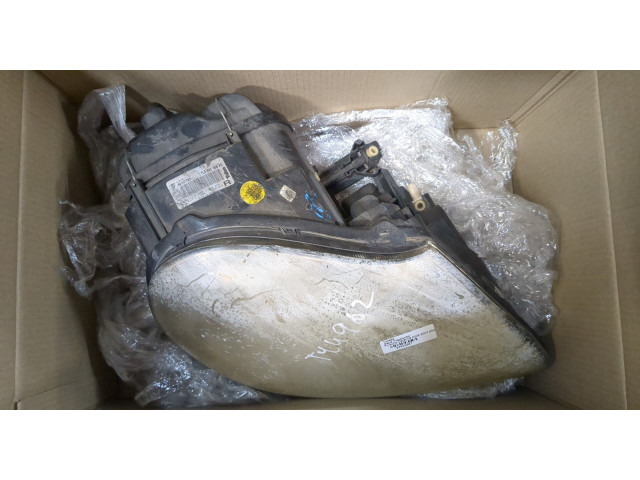 Фара передняя Porsche Cayenne 2002-2007 правая