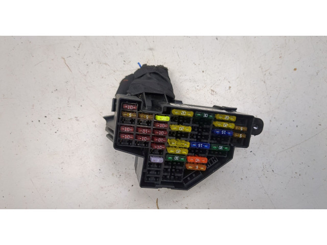 Блок предохранителей  Volkswagen Passat 7 2010-2015 Европа         