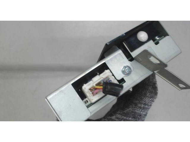 Дисплей бортового компьютера Nissan Elgrand 1997-2002 28520ve010