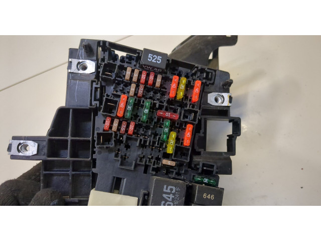 Блок предохранителей  Volkswagen Jetta 7 2018-           1.4