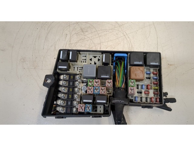 Блок предохранителей  Volvo C30 2010-2013         