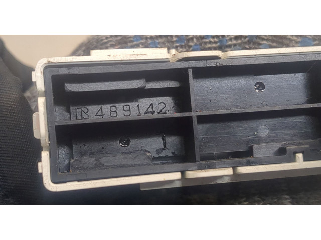 Дисплей бортового компьютера  Toyota Corolla E15 2006-2013 8395002100       