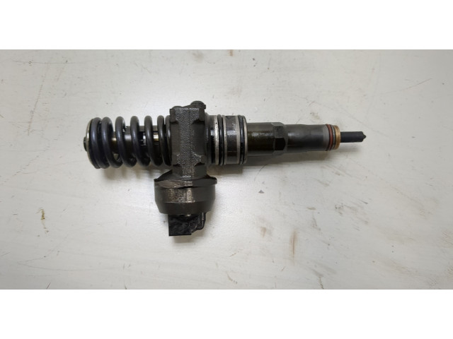 Форсунка топливная Volkswagen Caddy 2004-2015 038130073BN, 038130079TX