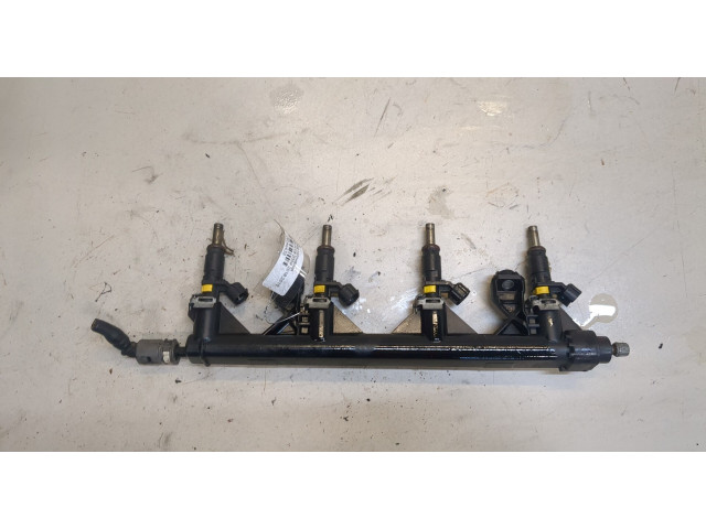 Форсунка топливная  Peugeot 5008 2009-2016         