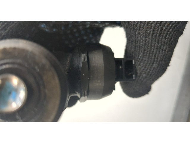 Форсунка топливная Volkswagen Caddy 2004-2015 038130073BN, 038130079TX