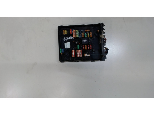 Блок предохранителей  Skoda Yeti 2009-2014      1k0937118    