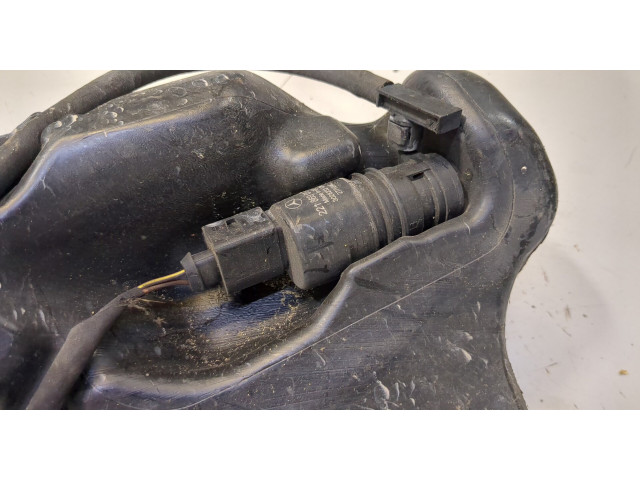 Бачок омывателя  Mercedes C W204 2007-2013      2.1