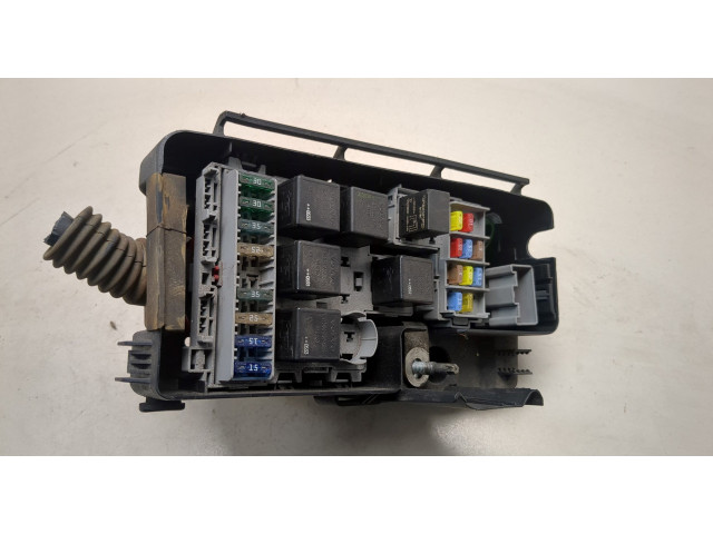 Блок предохранителей  Volvo XC70 2002-2007         