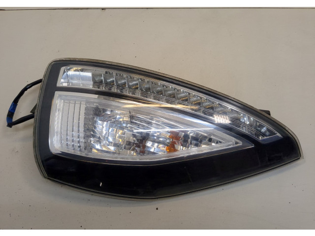 Задний фонарь          