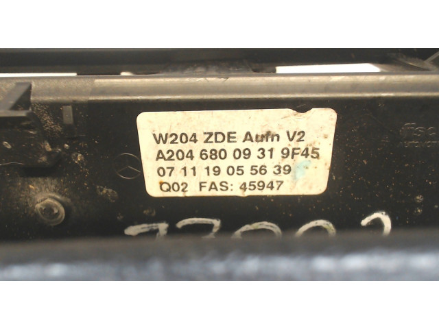 Дисплей бортового компьютера  Mercedes C W204 2007-2013 2046800931         