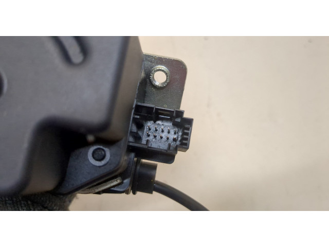 Замок багажника  Mercedes R W251 2005-       