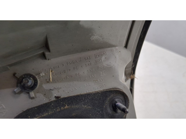 Задний фонарь          