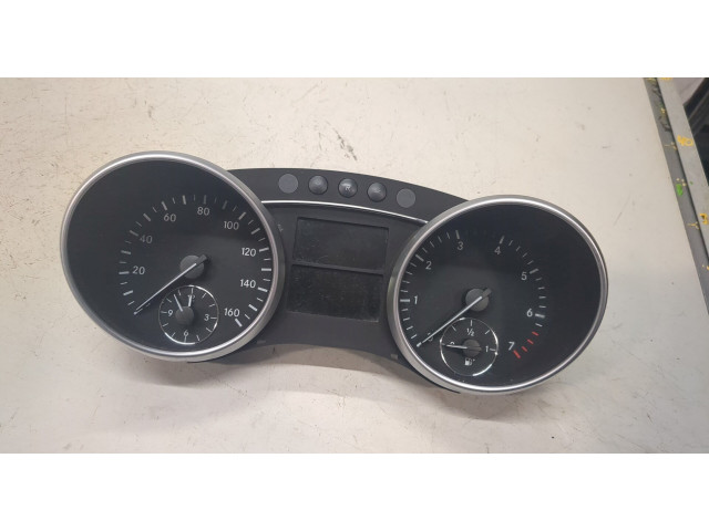 Панель приборов  Mercedes GL X164 2006-2012            4.7  Бензин