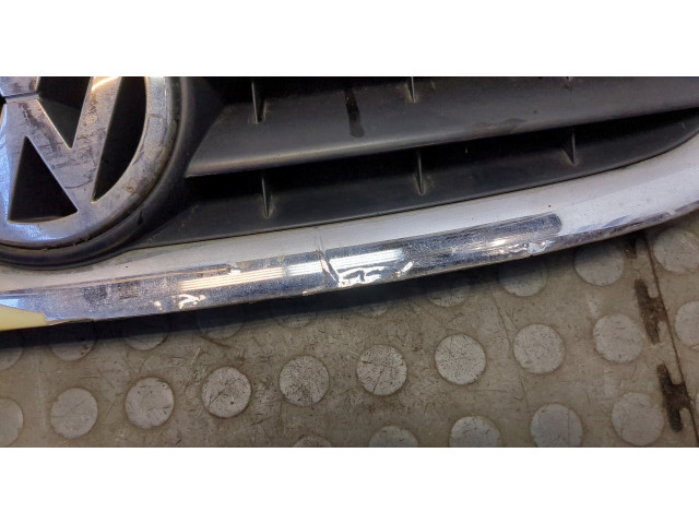 Решетка радиатора Volkswagen Touran 2003-2006