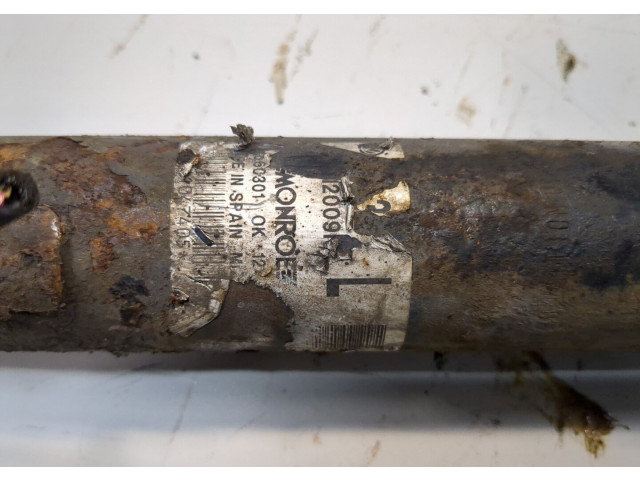 Стойка амортизатора  Volkswagen Passat CC 2012-2017      