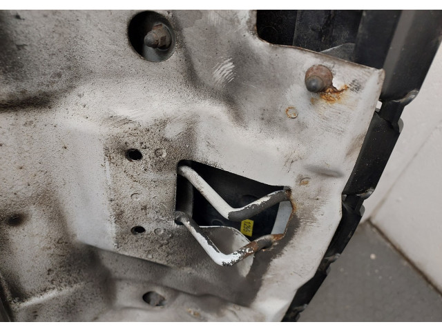 Решетка радиатора  Opel Antara          