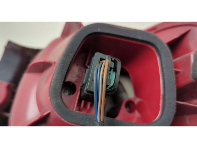 Задний фонарь          