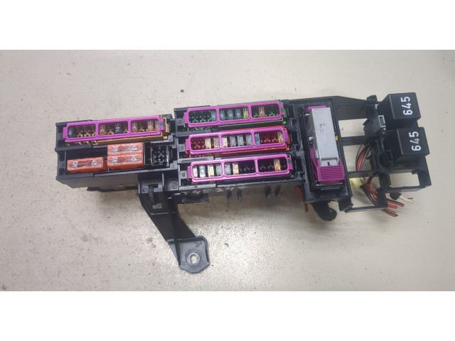 Блок предохранителей Audi A7 2010-2014