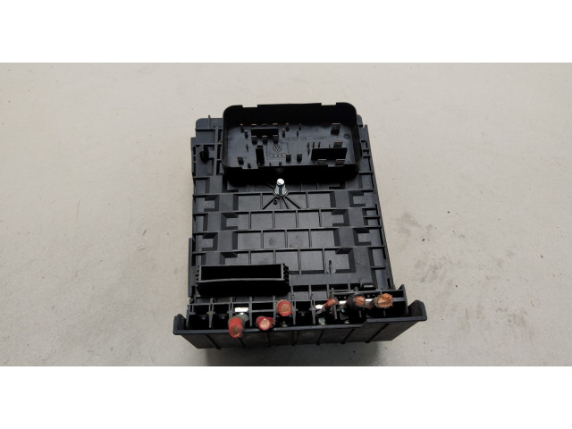 Блок предохранителей  Volkswagen Golf Plus      1K0937125   