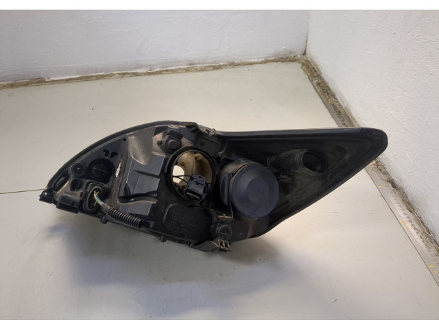 Фара передняя  Ford Focus 2 2008-2011 правая 